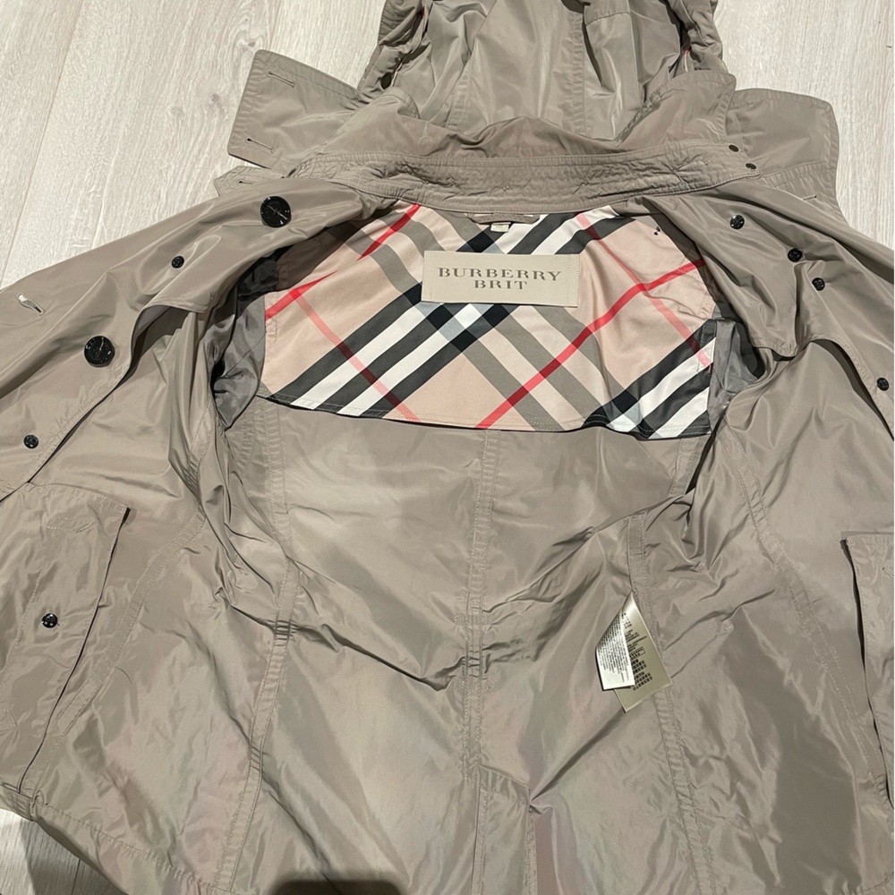 Burberry Brit Nylon Short Hooded Beige Trench - Picture 3 of 11